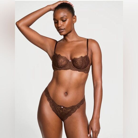 NWT- FALL 2025 VICTORIA’S SECRET DREAM ANGELS
Lace Brazilian Panty- size MEDIUM - Picture 5 of 8